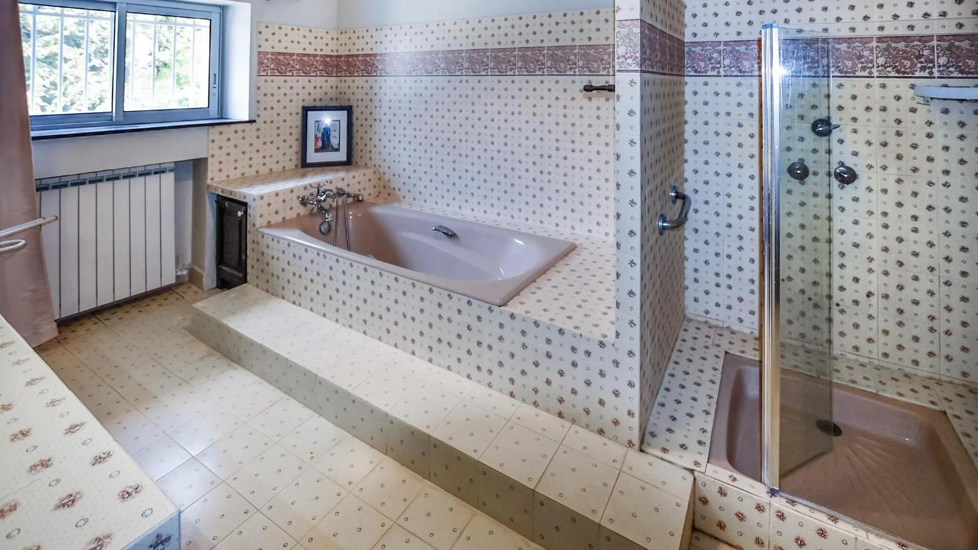 Nice Home In Entraigues-Sur-La-Sorgues Holiday home Entraigues-sur-la-Sorgue